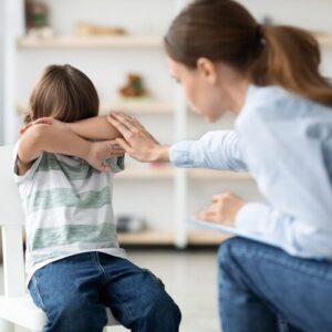 جلسة علاج صدمات الطفولة